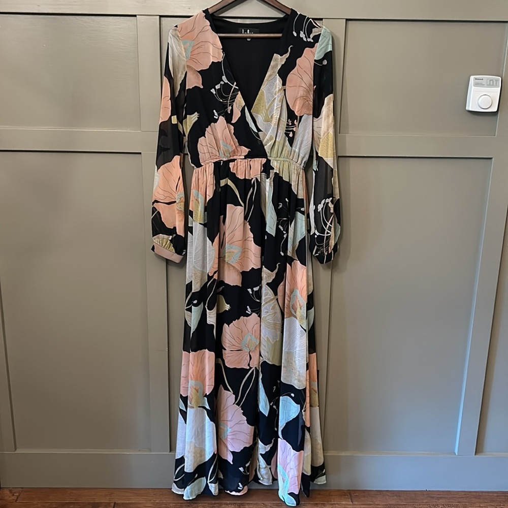Lulu's Black Floral Maxi Dress